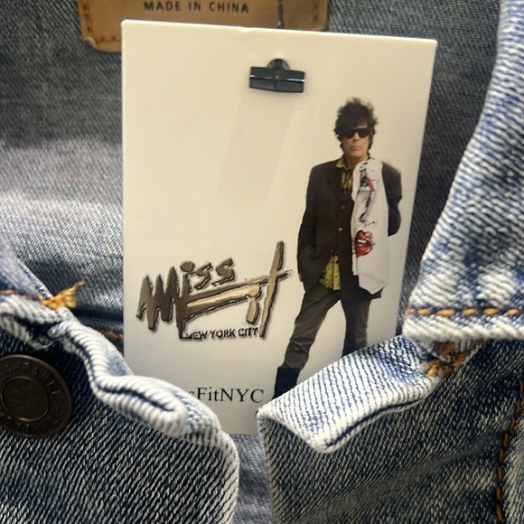 Miss Fit NYC Hand-Painted Denim Jacket with Dog Design NWT - Picture 4 of 12